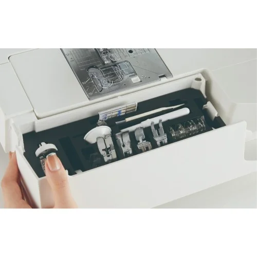 Masina casnica de cusut si matlasat Juki HZL-UX8 cu -20% discount